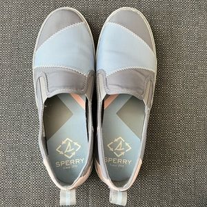 Sperry Crest Twin Gore BIONIC Grey/ Light Blue/ Light Pink slip on sneaker